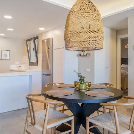 Inf34i - Modern & Bright Apartment