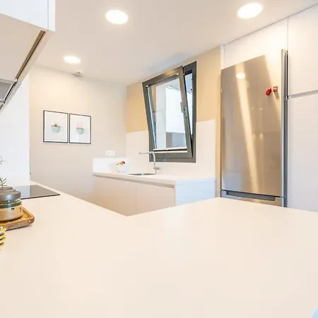 Inf3.4i - Modern Bright Apartment Estepona