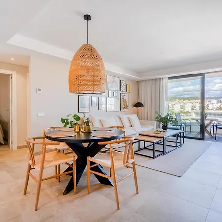 Inf3.4i - Modern Bright Apartment