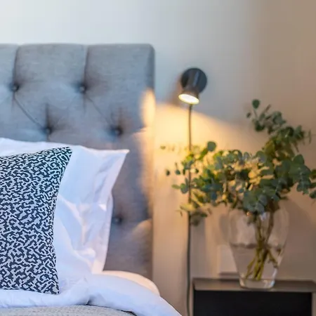 Inf3.4i - Modern Bright Apartment