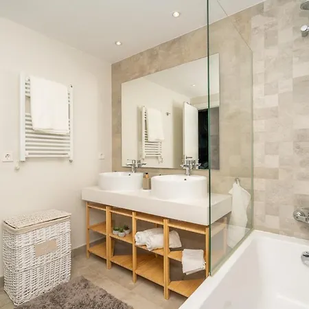 Inf3.4i - Modern Bright Apartment *
