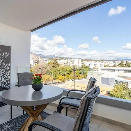 Inf3.4i - Modern Bright Apartment